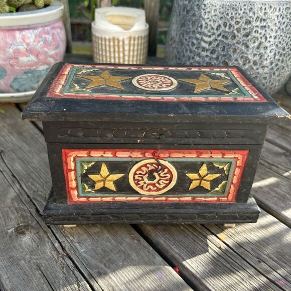 Vintage Indonesian/southeast Asian Keepsake Box Hand Carved Wooden Hand Painted - Picture 15 of 16